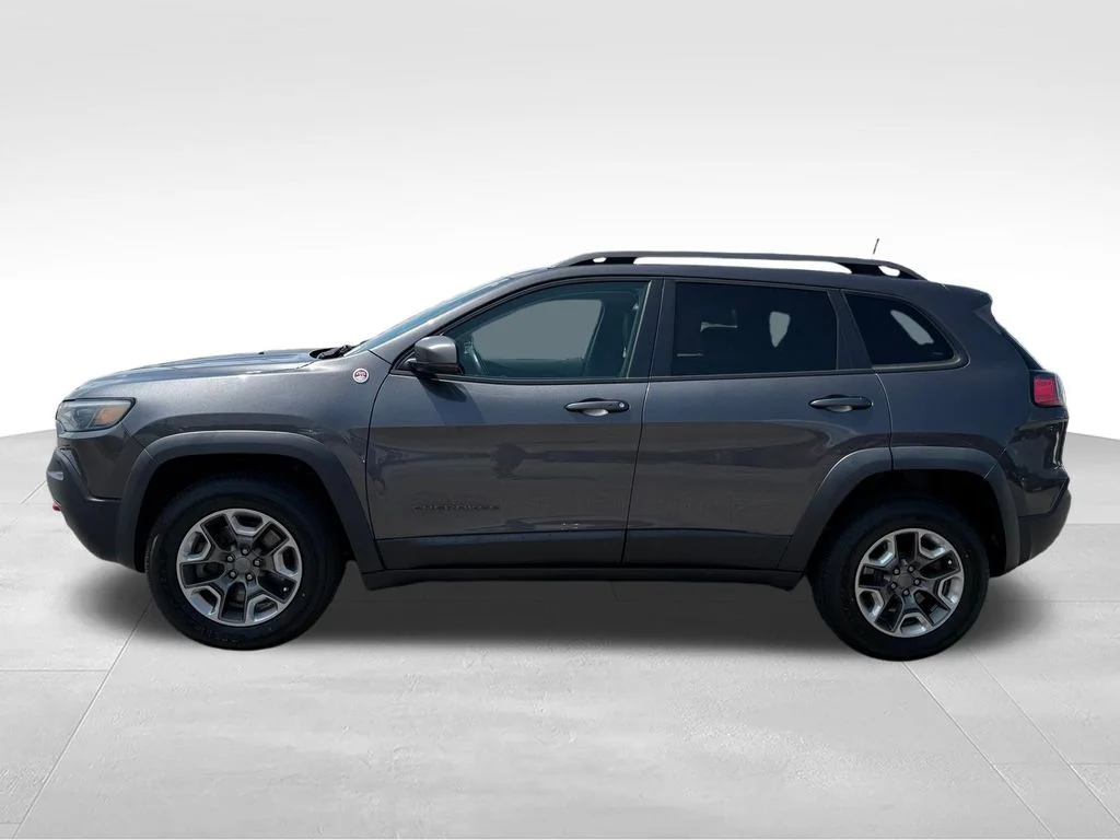 Used 2019 Gray Jeep Trailhawk image 2