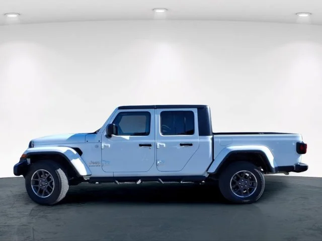 Used 2023 White Jeep Overland image 16