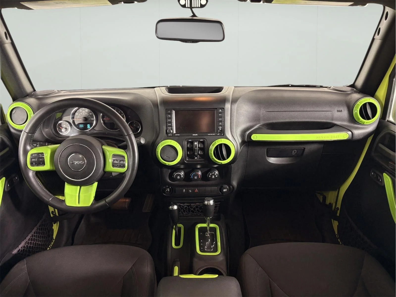 Used 2016 Hypergreen Clearcoat Jeep Sport image 21