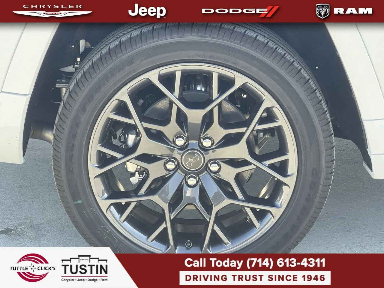 New 2027 Bright White Clear-Coat Paint Jeep Summit image 17
