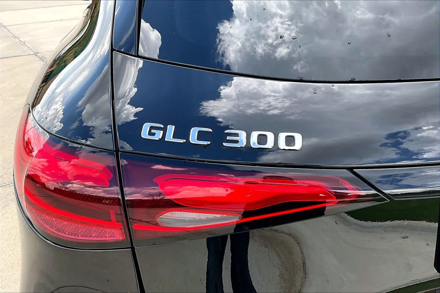 New 2026 Obsidian Black Metallic Mercedes-Benz GLC 300 image 7