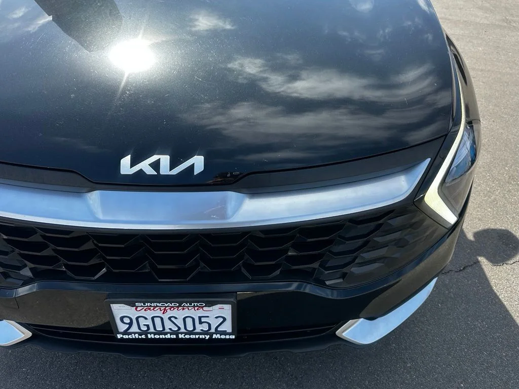 Used 2023 Black Kia LX image 5