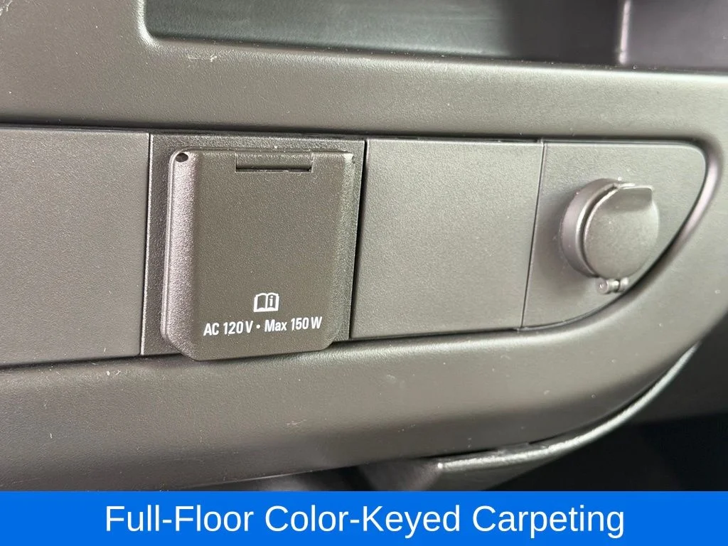 Used 2017 White Chevrolet LT image 28