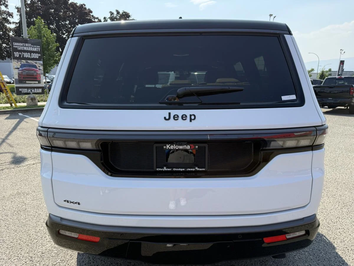 New 2026 White Jeep Summit Reserve image 5