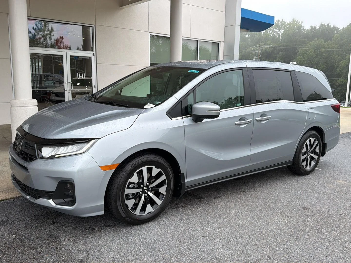 New 2026 Solar Silver Metallic Honda EX-L image 1