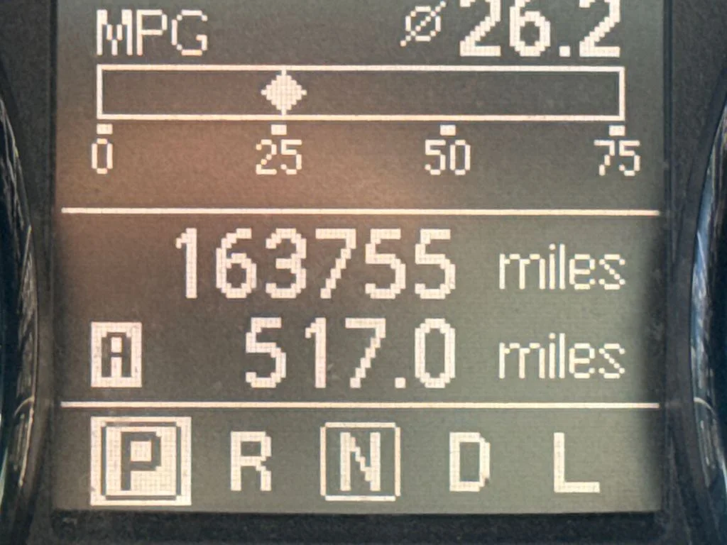 Used 2014 Platinum Graphite Nissan S image 22