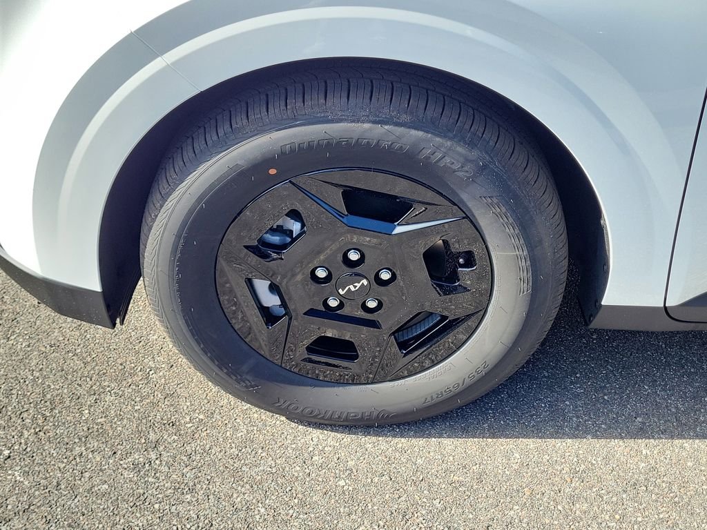 New 2026 White Kia LXS image 35