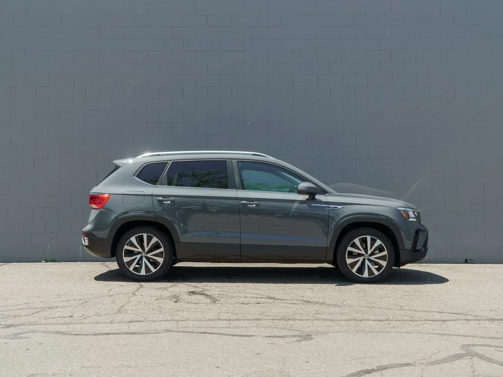 Used 2023 Gray Volkswagen 1.5T SE image 8