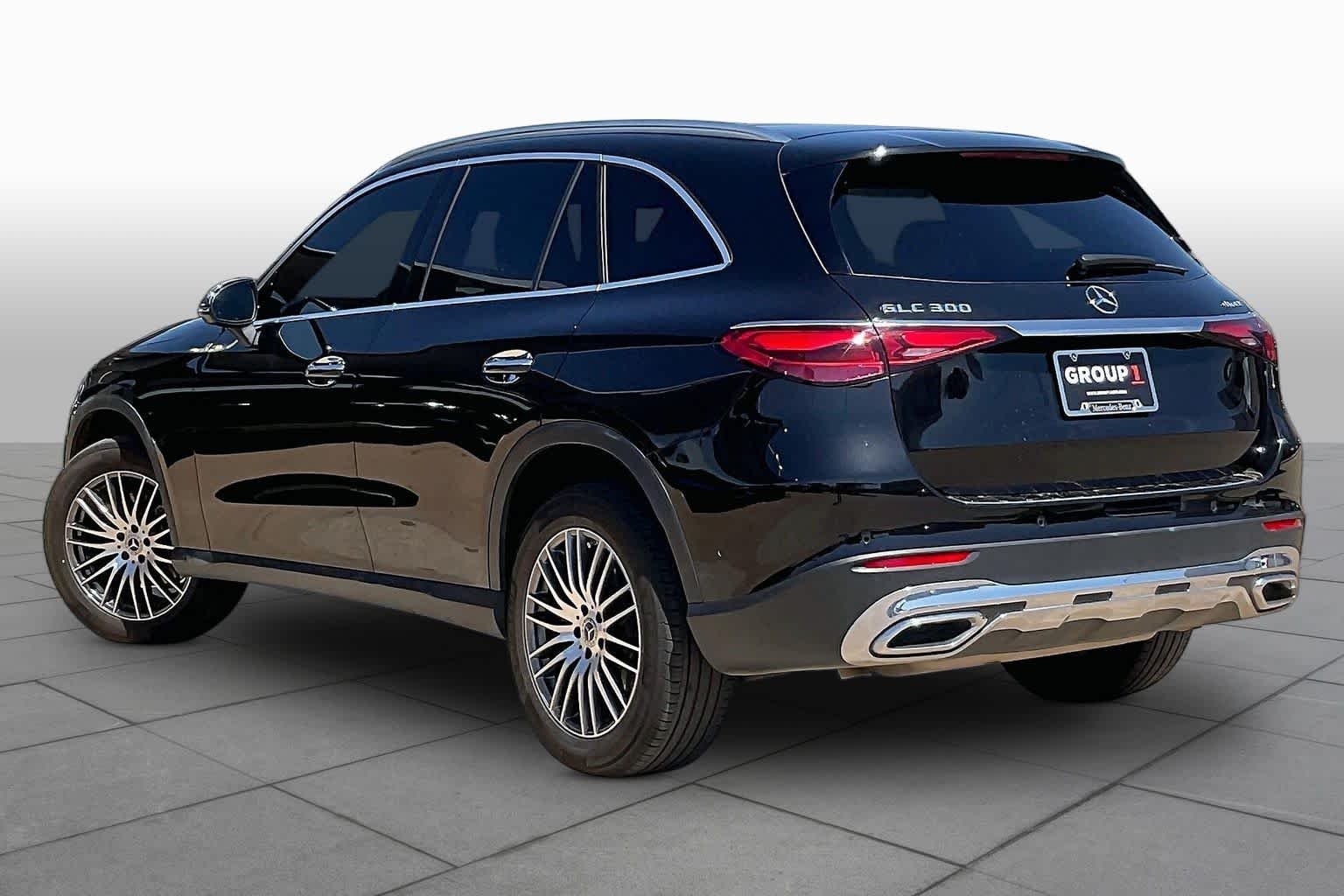 Used 2025 Obsidian Black Metallic Mercedes-Benz GLC 300 image 19
