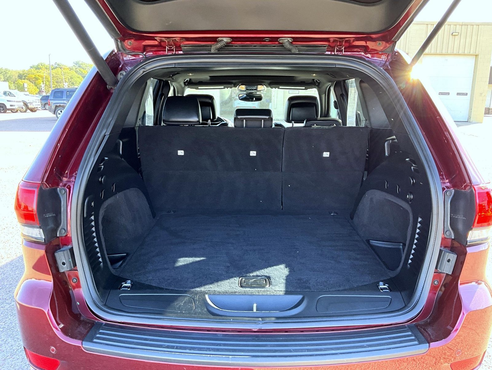 Certified Used 2020 Red Jeep Altitude image 9