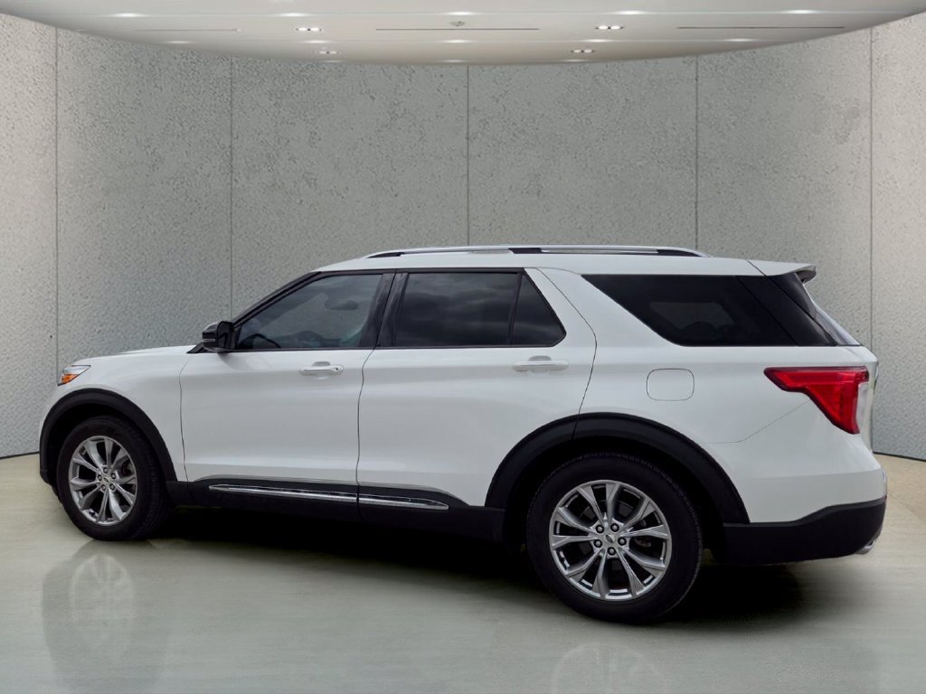 Used 2021 White Metallic Ford Limited image 8