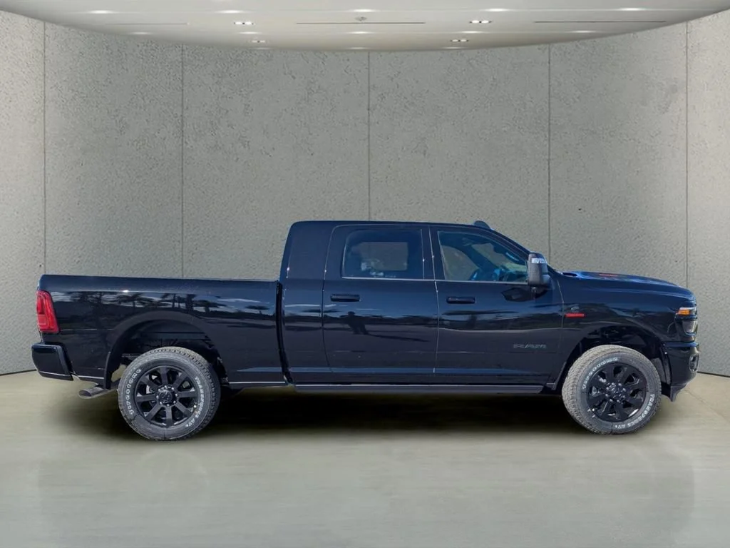 New 2026 Diamond Black Crystal Pearl-Coat Exterior Paint RAM Laramie image 3