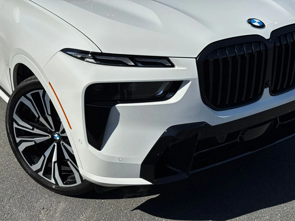 New 2027 White BMW xDrive40i image 6