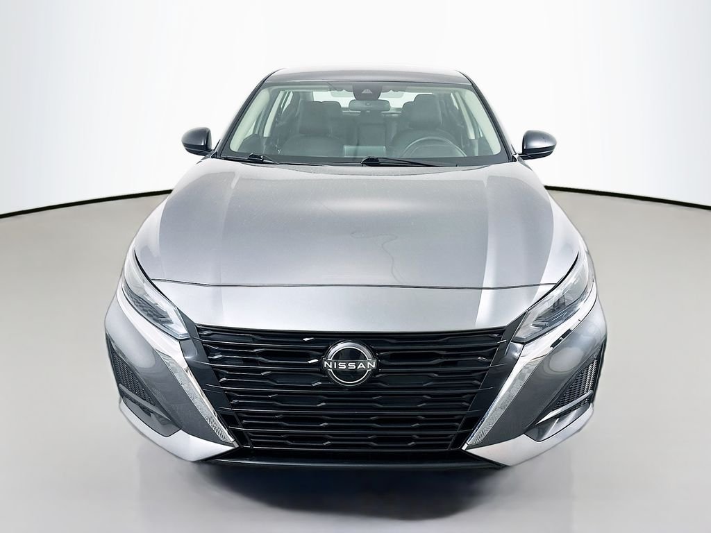 Used 2024 Gun Metallic Nissan 2.5 SV image 2