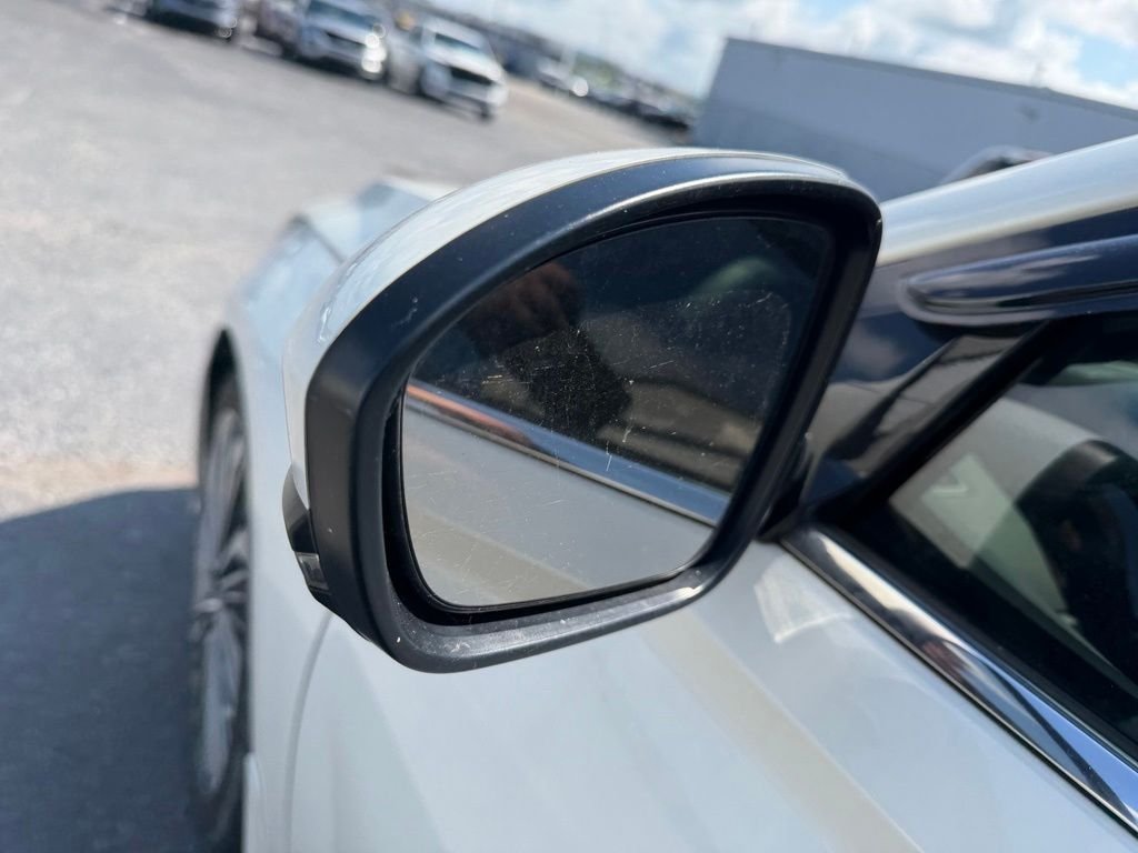 Used 2025 White Nissan 2.5 SL image 9