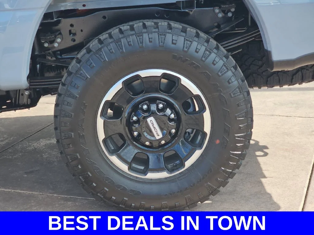 New 2026 Glacier Gray Metallic Tri-Coat Ford F-250® Lariat® image 37