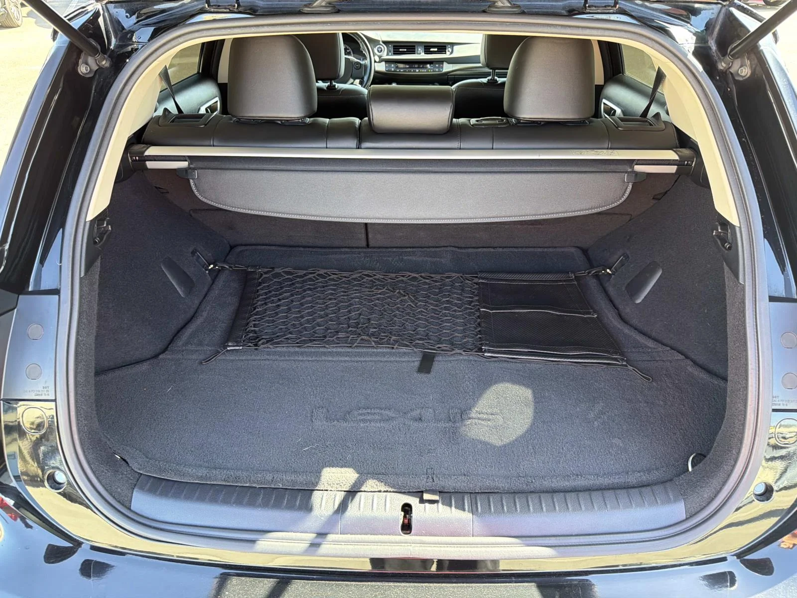 Used 2016 OBSIDIAN Lexus 5dr Sdn Hybrid image 21