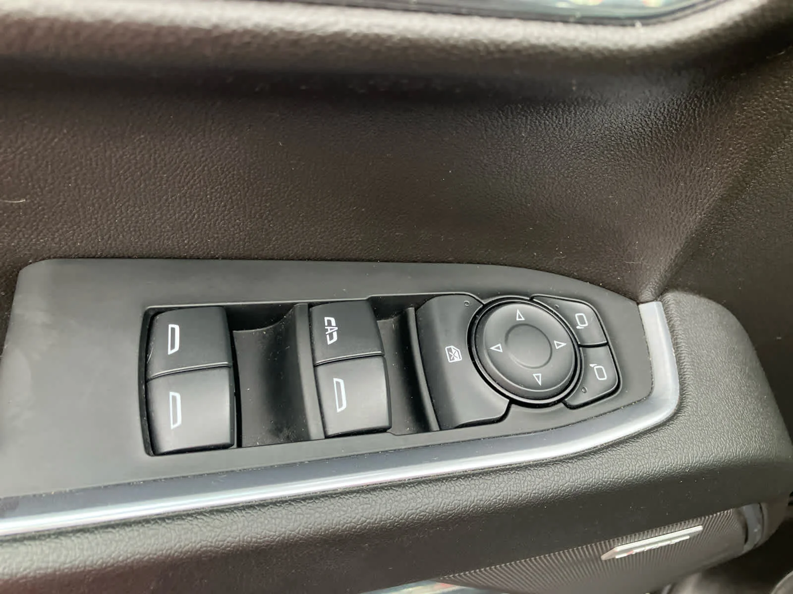 Used 2023 Black Chevrolet RST image 13