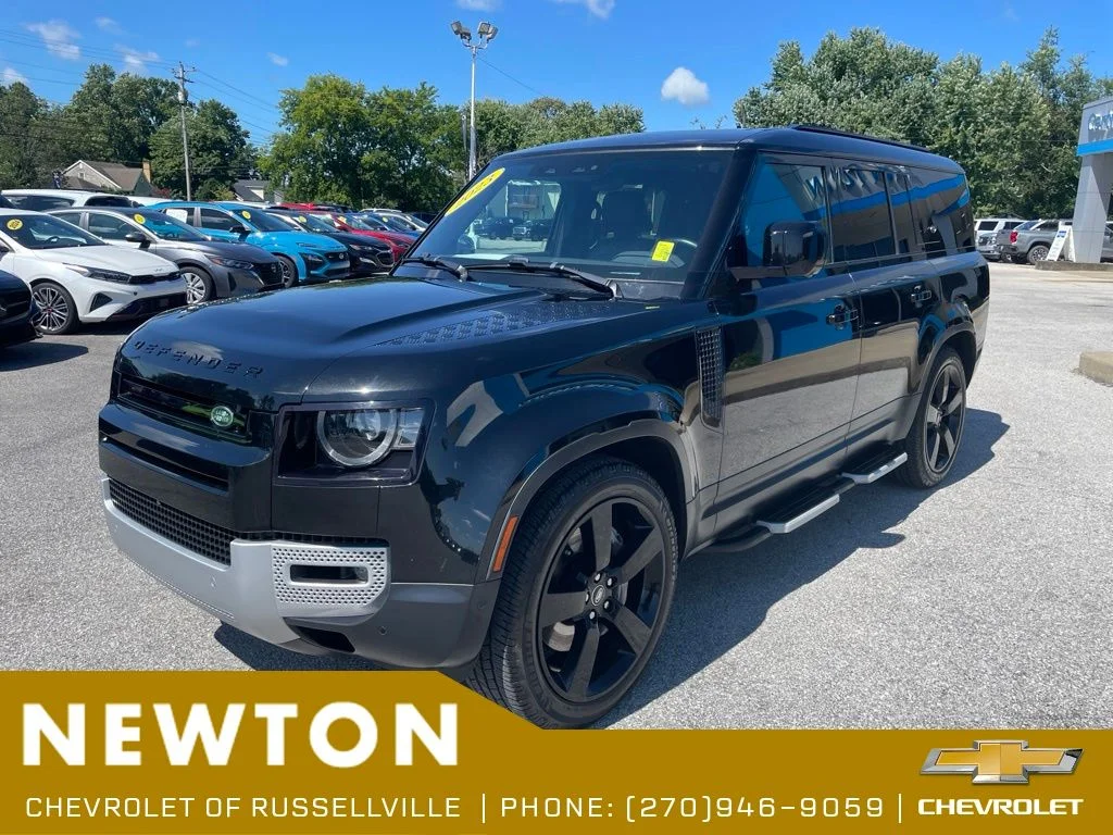 Used 2023 Black Land Rover SE image 3
