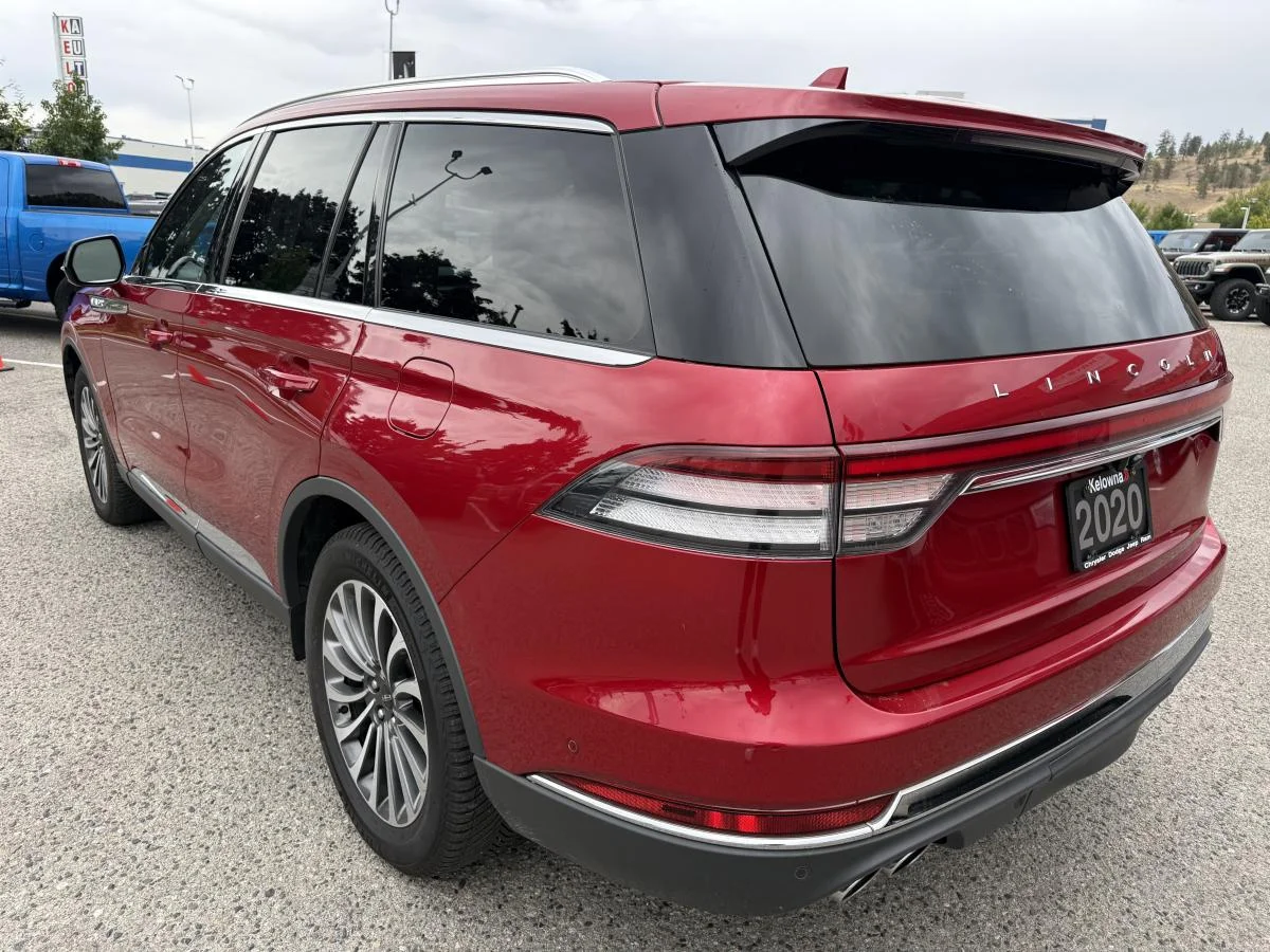 Used 2020 Red Lincoln Reserve Awd image 4