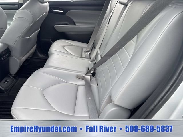 2020 Toyota Highlander XLE - Photo 16