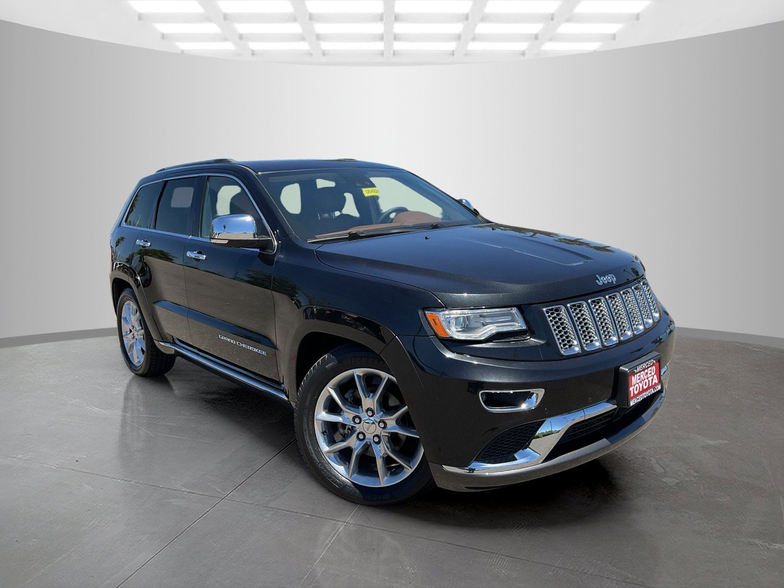 Used 2016 Brilliant Black Crystal Pearlcoat Jeep Summit image 7