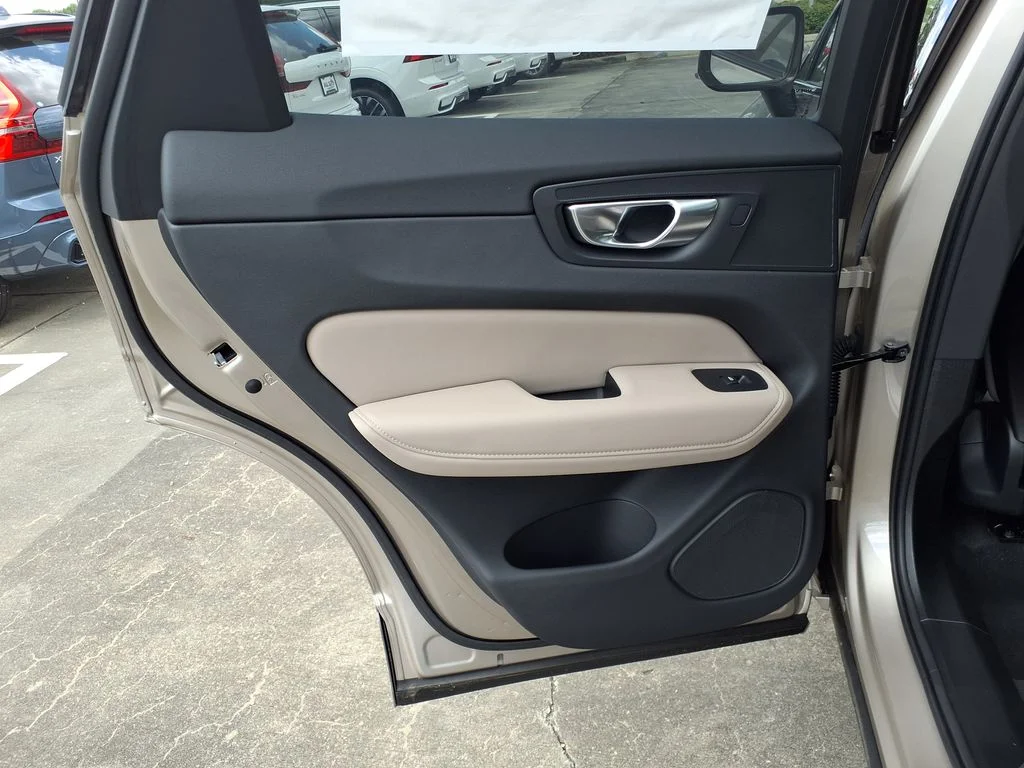 New 2026 Bright Dusk Volvo Plus image 14