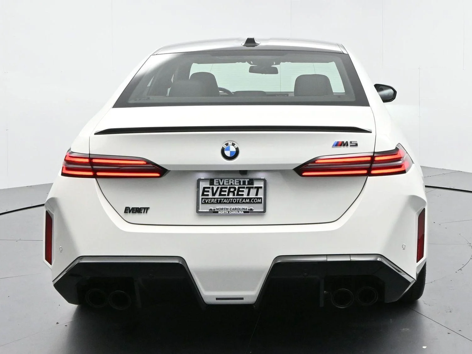 Used 2025 Alpine White BMW Sedan image 6