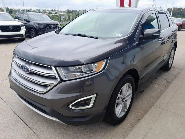Used 2018 Magnetic Ford SEL image 5