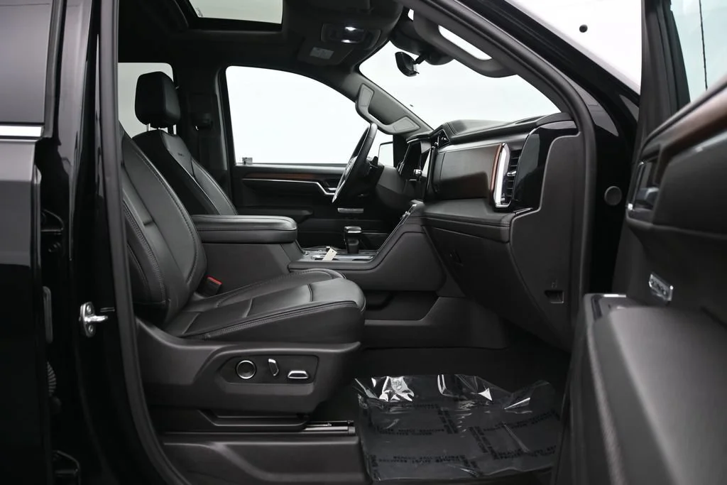 Used 2024 Onyx Black GMC Denali image 13