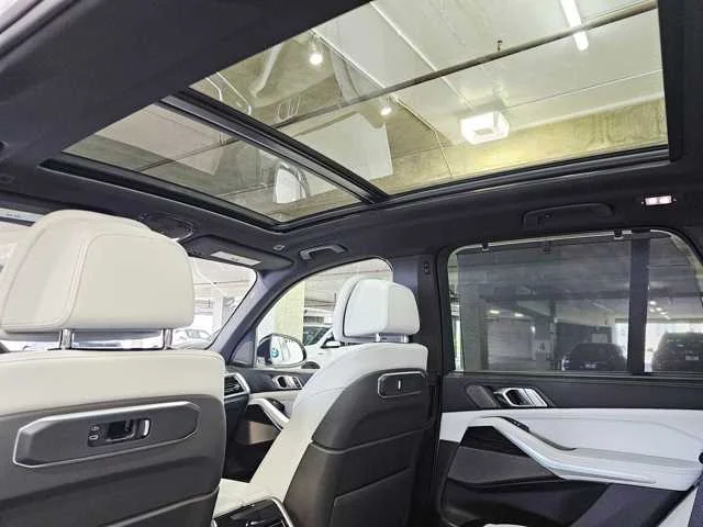 Used 2025 Alpine White BMW xDrive50e image 26