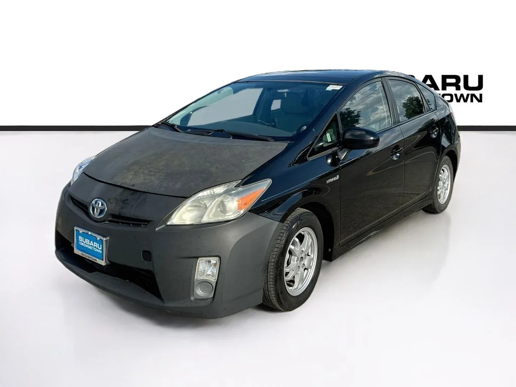 Used 2010 Red Toyota I image 3