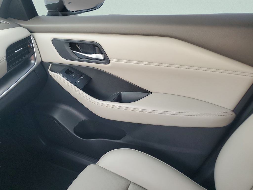 2022 Nissan Rogue SV - Photo 18