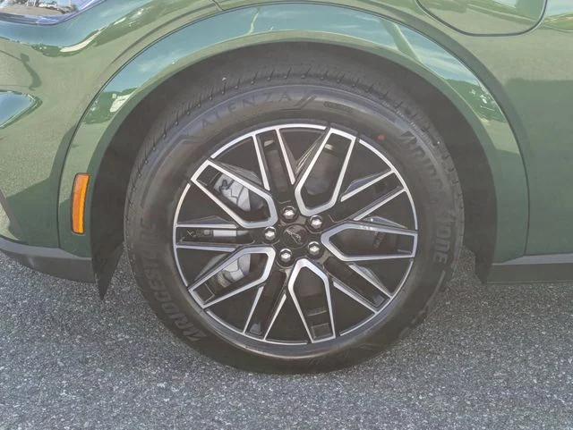 New 2026 Green Ford Premium image 10