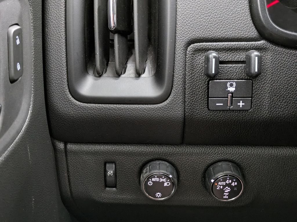 Used 2021 White Chevrolet ZR2 image 12
