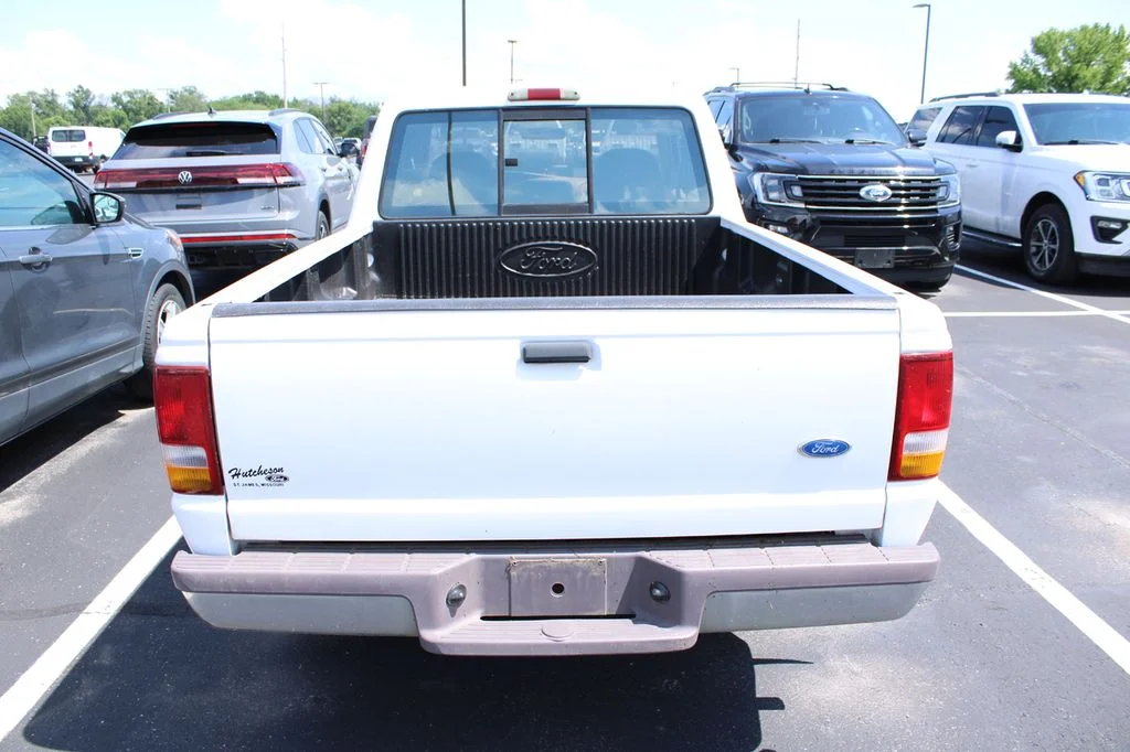 Used 1997  Ford XL image 8