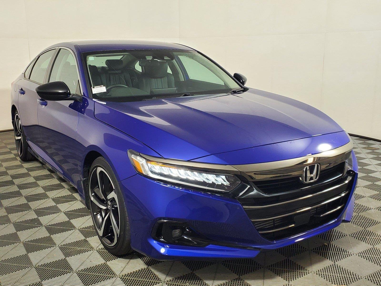 Used 2022 Still Night Pearl Honda Sport Special Edition image 3