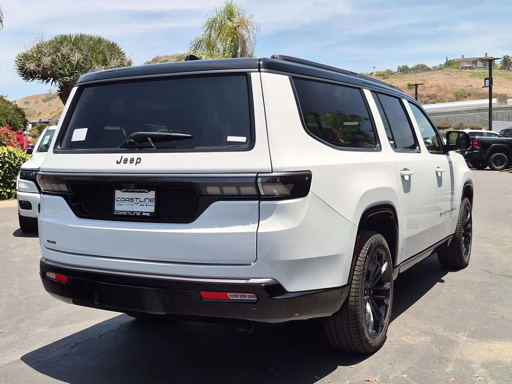 New 2026 Bright White Clear-Coat Exterior Paint Jeep Summit Reserve image 4