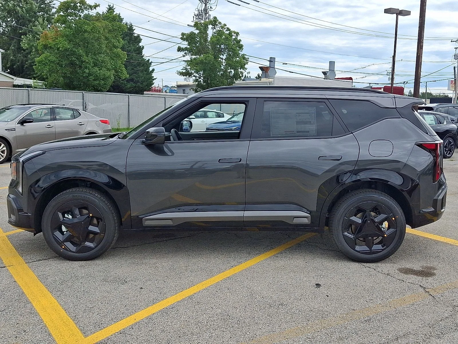 New 2027 Gray Kia X-Line S image 5