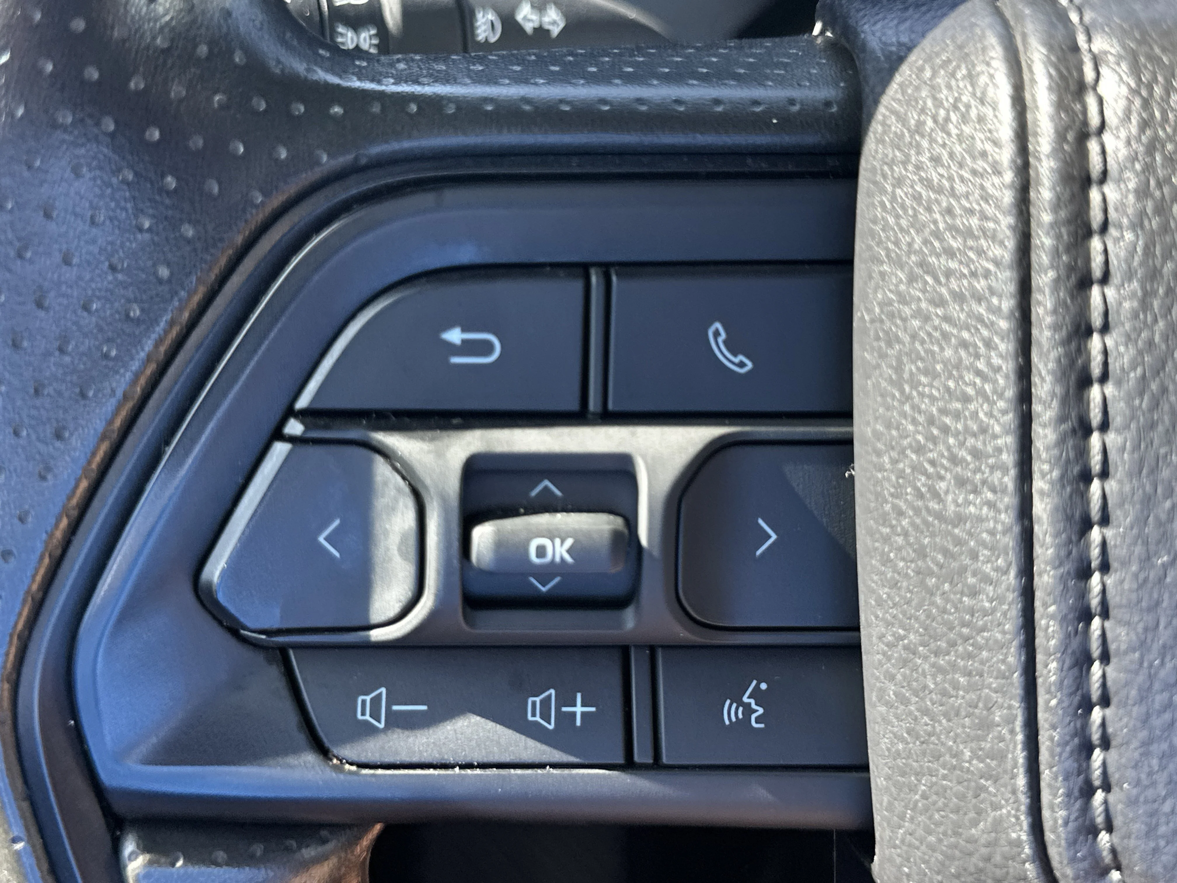2025 Toyota Tundra SR5 - Photo 24