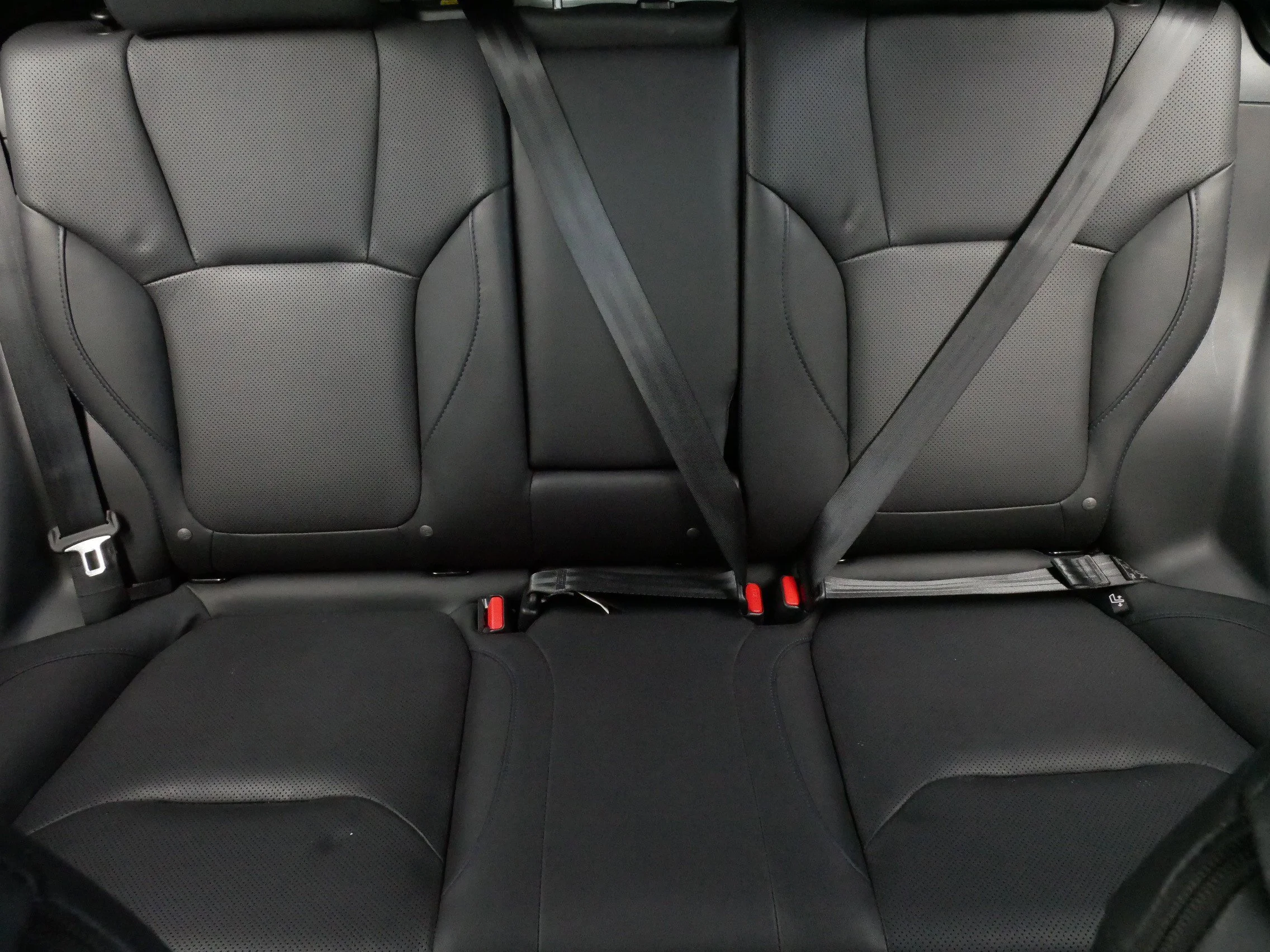 Used 2025 Crystal Black Silica Subaru Limited image 13
