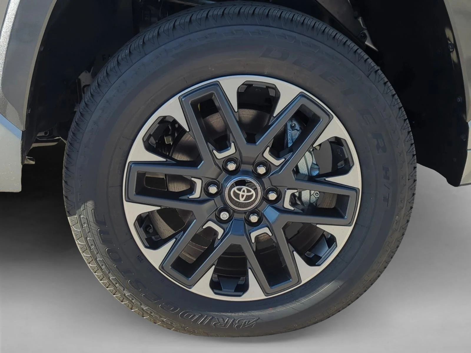 2025 Toyota Tundra Limited - Photo 10