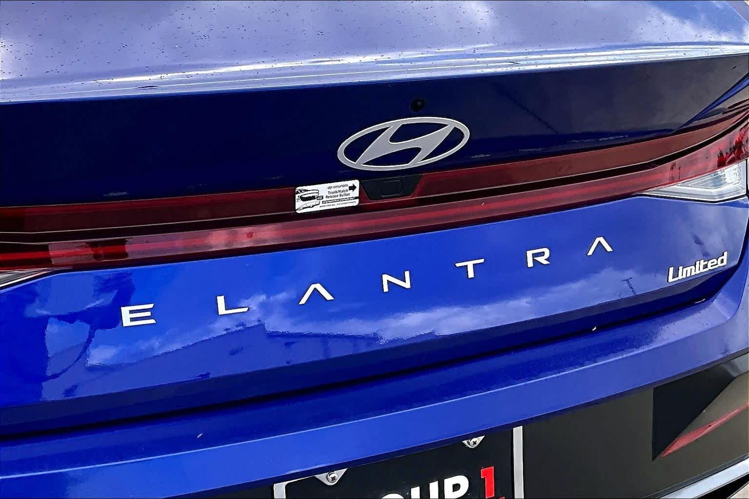 2025 Hyundai Elantra Limited - Photo 48