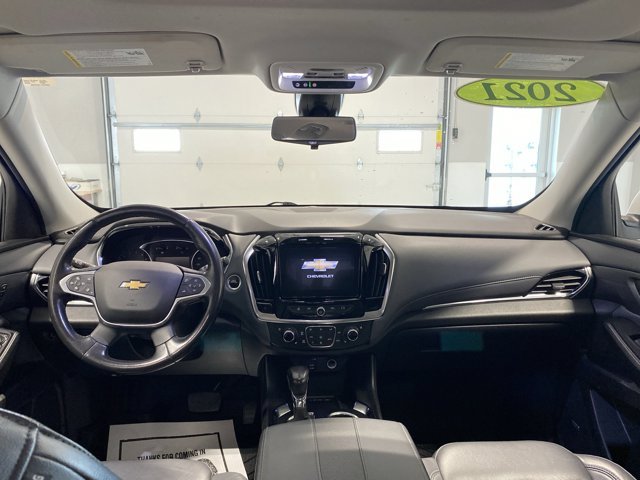 Used 2021 Iridescent Pearl Tricoat Chevrolet Premier image 21