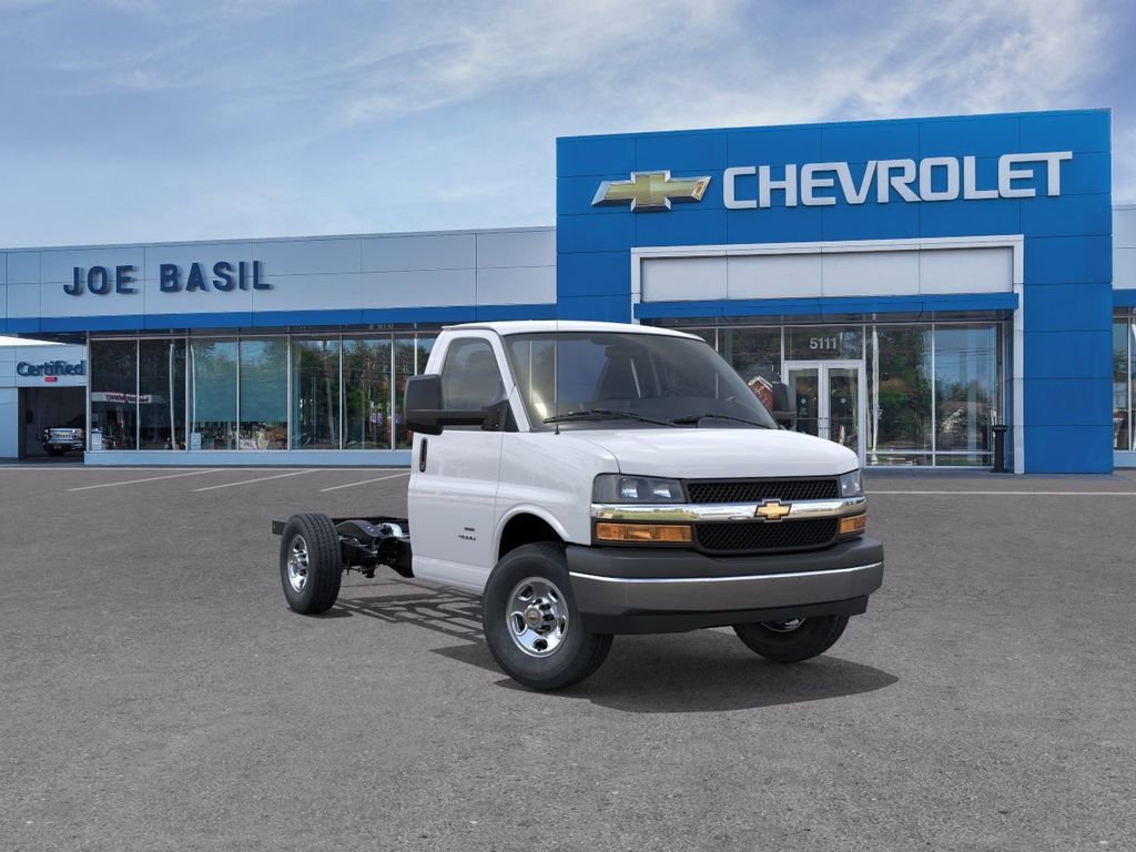 2026 Chevrolet Express 3500 139" WB's photo