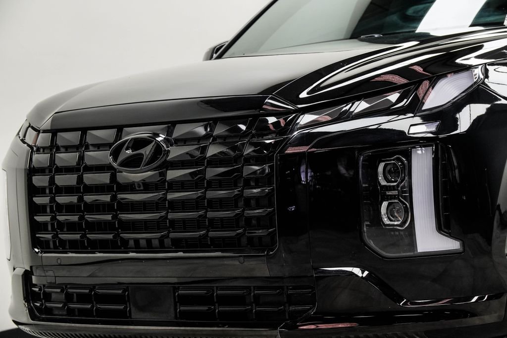Used 2025 Black Hyundai Calligraphy Night Edition image 2