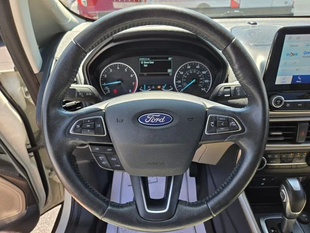 Used 2020 Diamond White Ford SE image 31