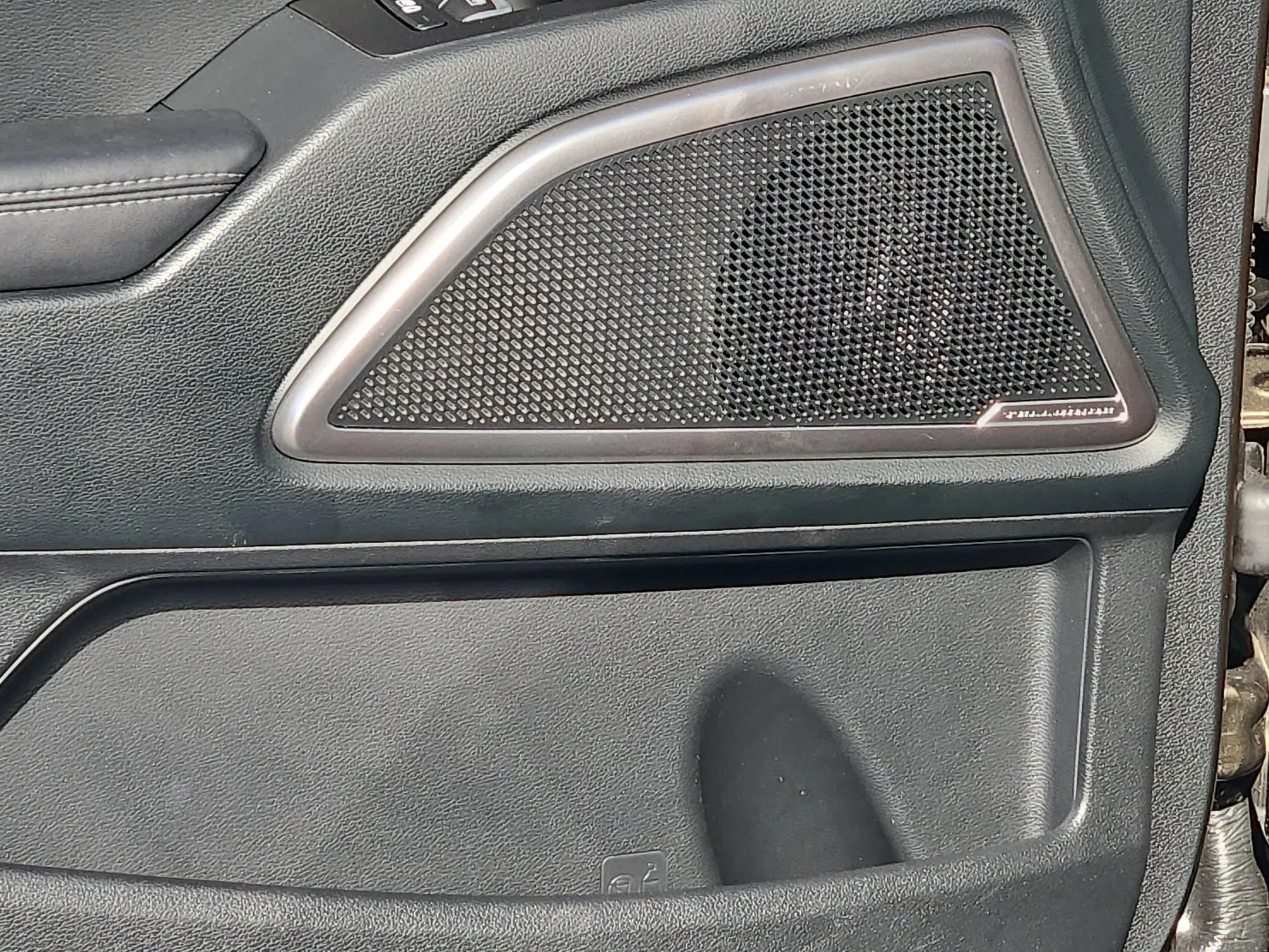 Used 2025 Dark Moss Kia S image 21
