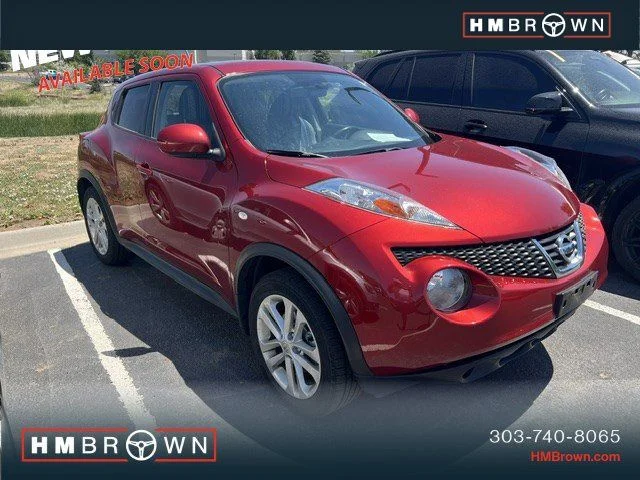 Used 2014 Cayenne Red Nissan SV image 1