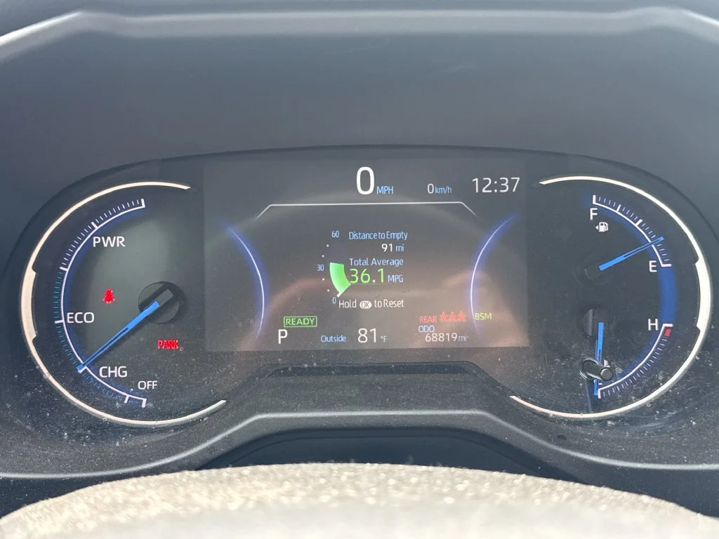 Used 2023 Silver Toyota SE image 9